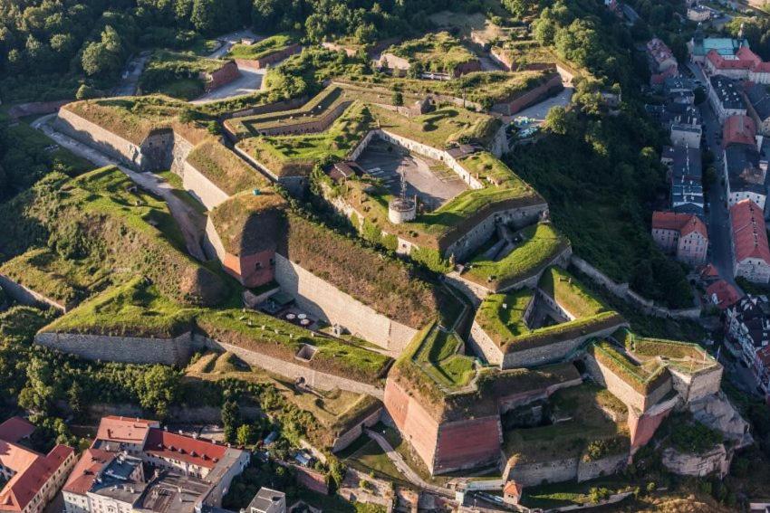 Restaurace A Penzion U Pešíků Cervený Kostelec Exterior foto